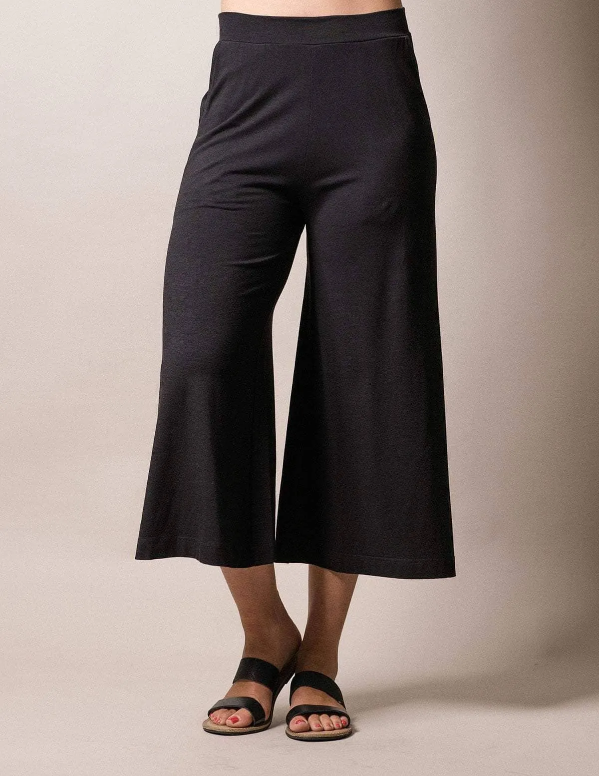 Bamboo Crop Pants - Black