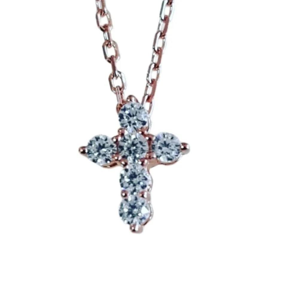 Isla Classic Cross necklace