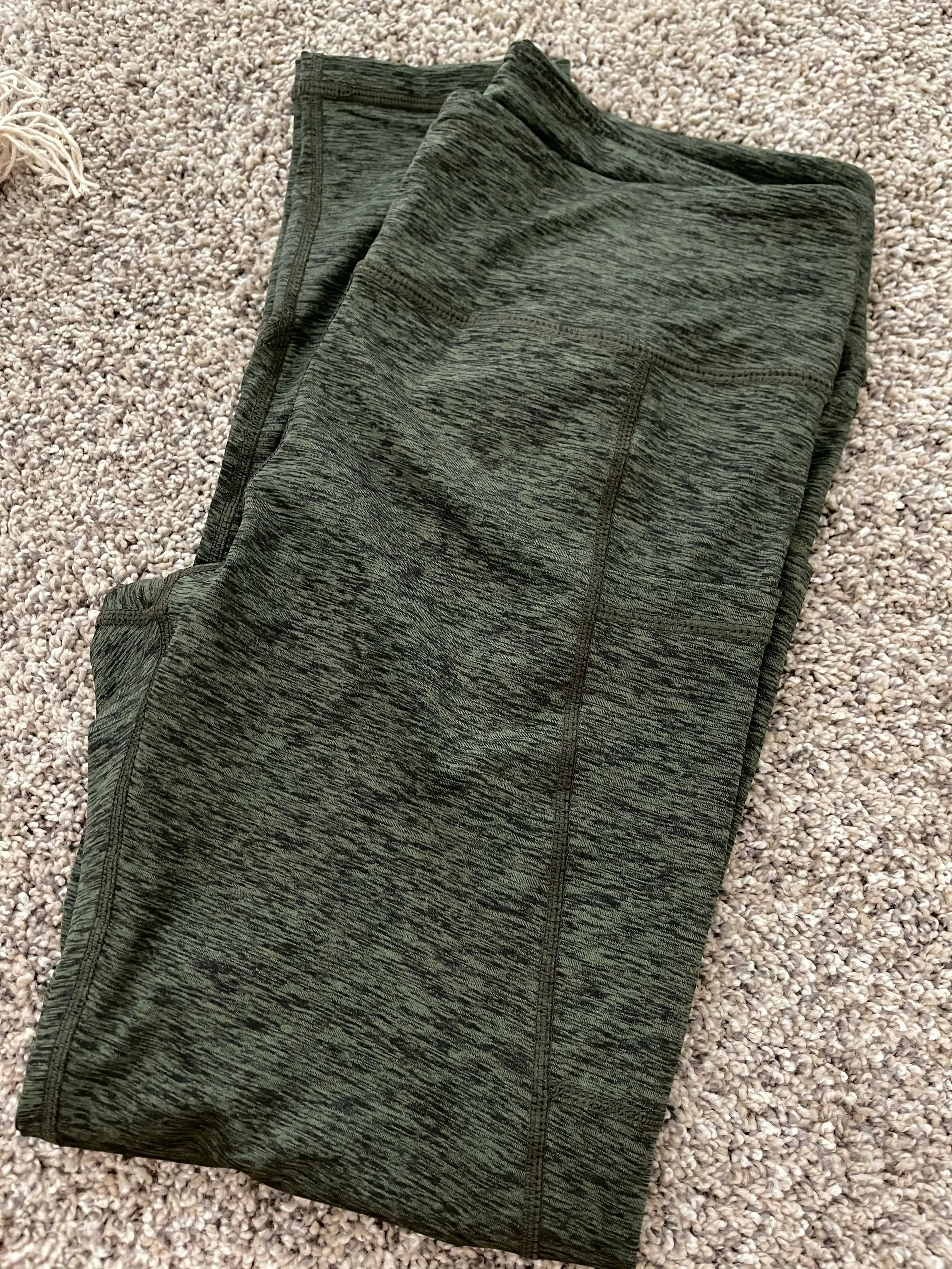 Rae Heathered Exercise Leggings in Blue and olive