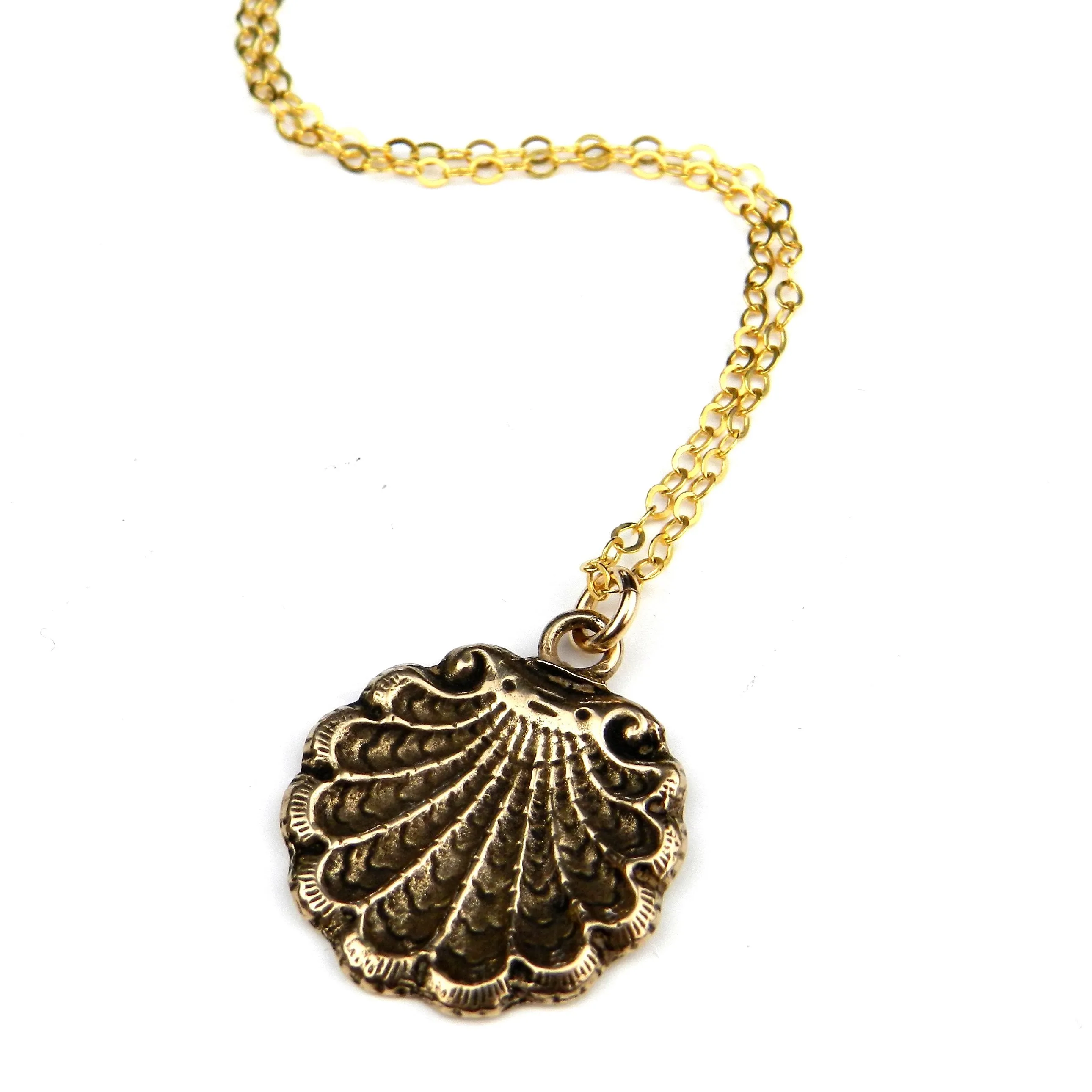 SEA SHELL Classic Necklace - GOLD